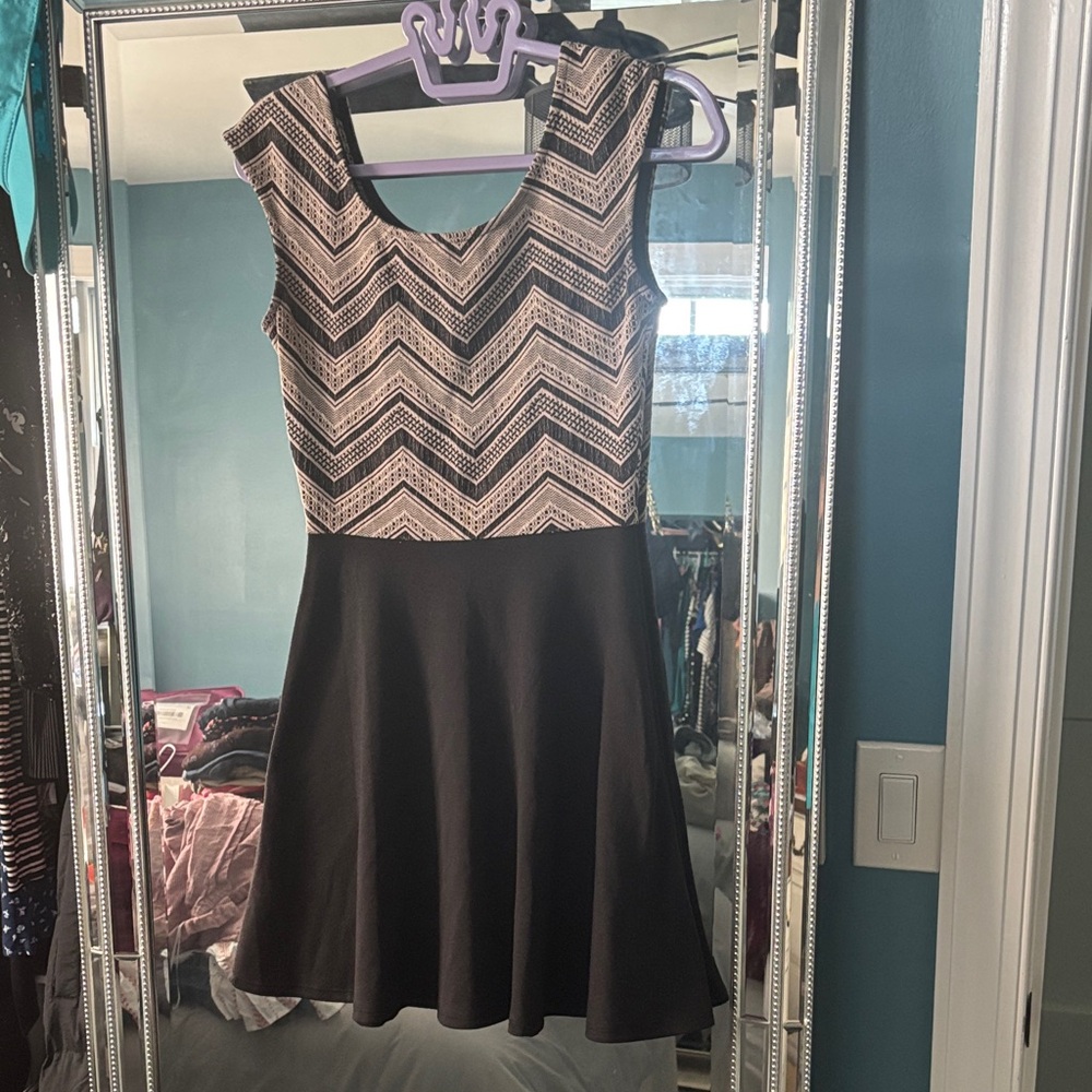 Elegant Black and Cream Chevron Dress